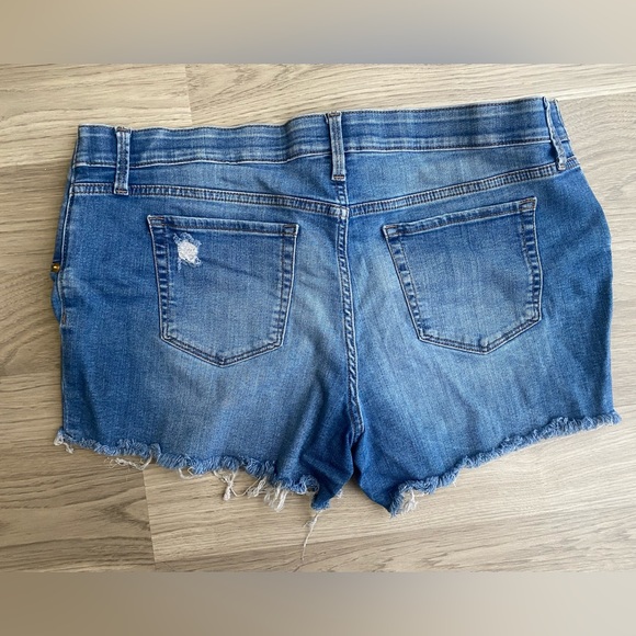 Maternity Shorts - Picture 5 of 15